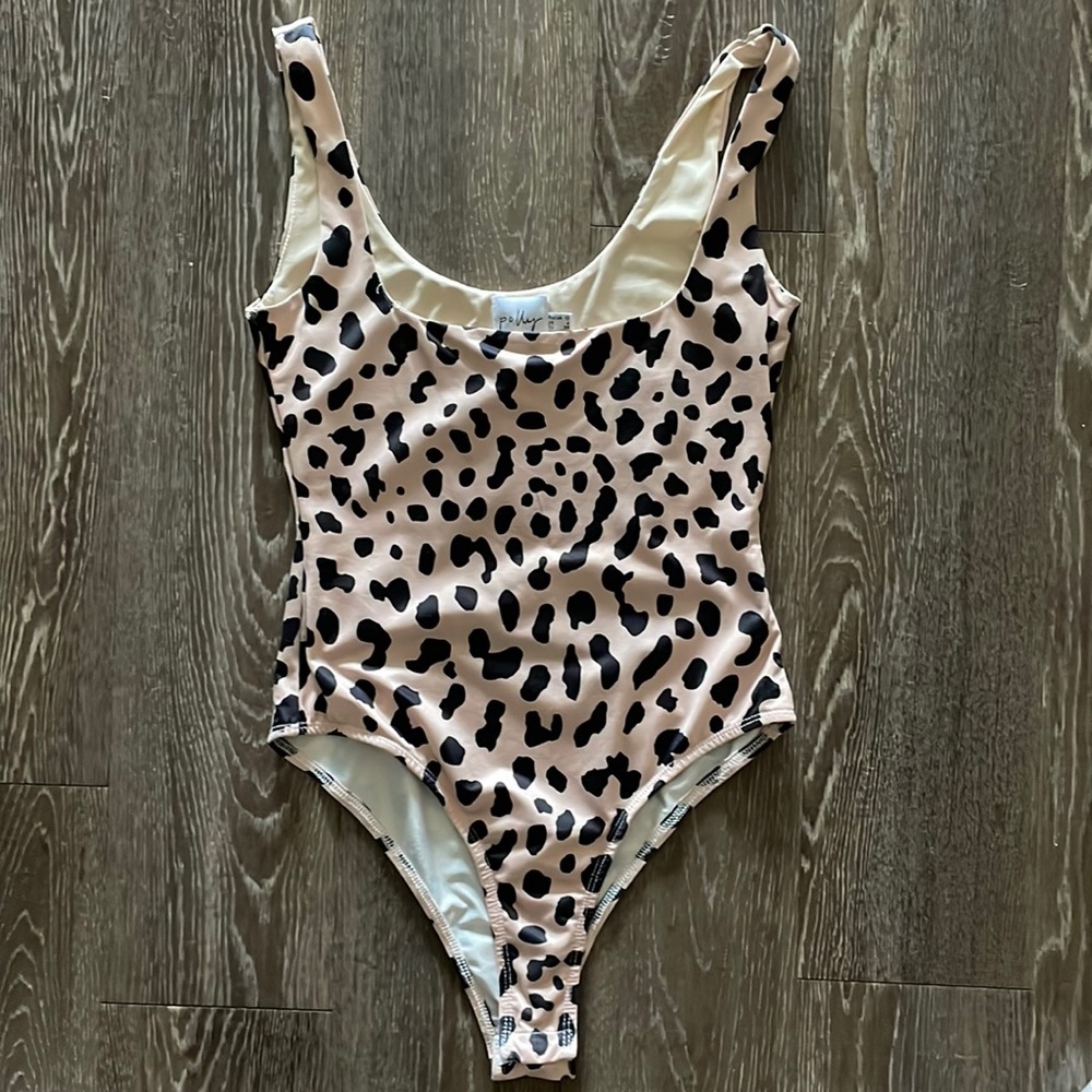 Princess Polly, cheetah print bodysuit